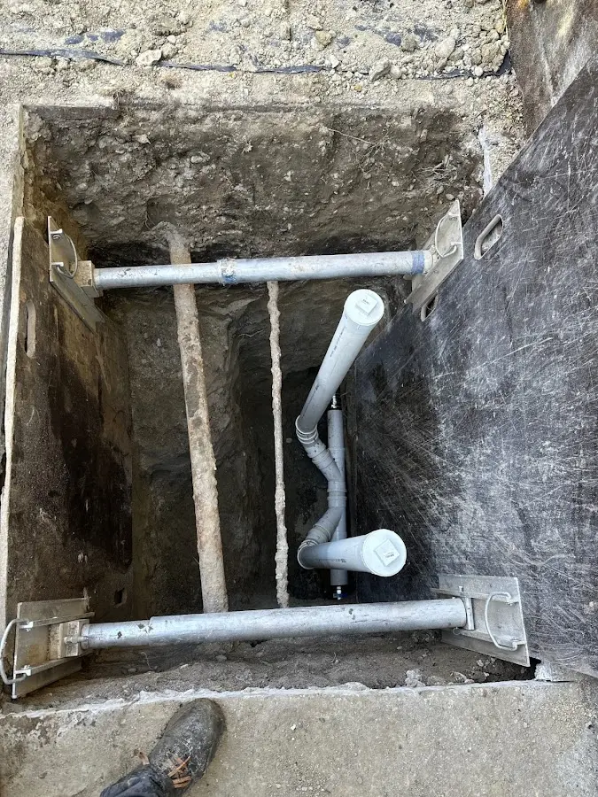 Experienced plumber completing Drain Cleaning work in St. Paul